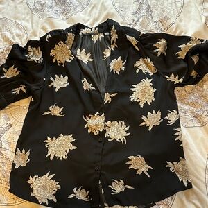 T Tahari short sleeved lotus flower black shirt sz m